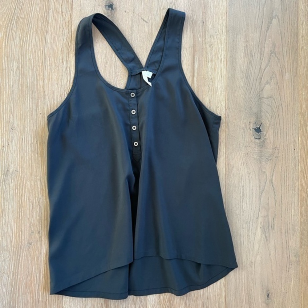 Frenchi Women's Gray Sleeveless Top Racerback Size Medium with Buttons
